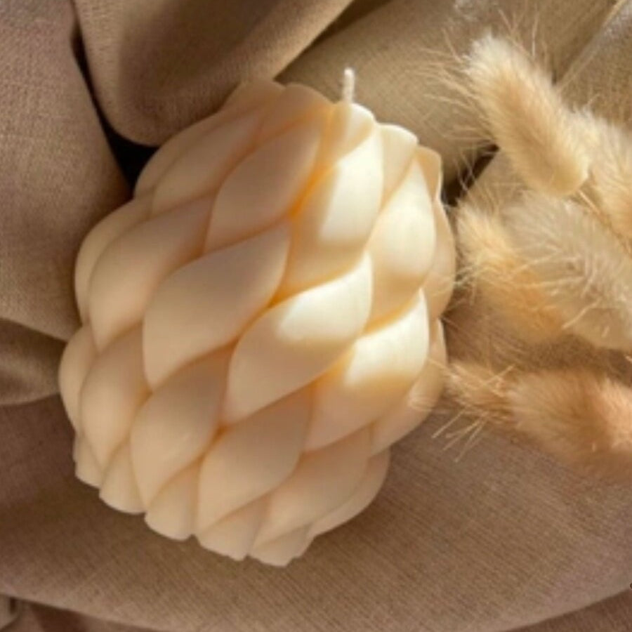 Sculptural Knot Candle